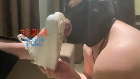 图片[4]_【佳萌女神】佳萌女神小白鞋调教恋足贱奴_绳缚吧