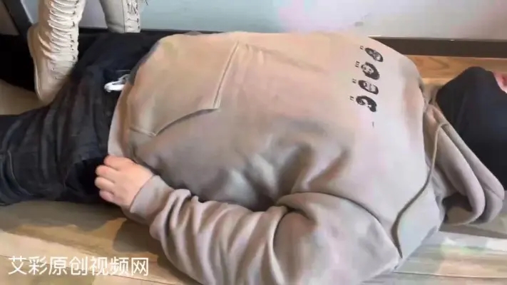 图片[7]_【佳萌女神】白靴踩踏贱狗_绳缚吧