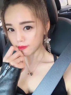 图片[3]_【足之痕】鞋跟都踩断了！女神两双黑丝高跟重度虐踩！_绳缚吧