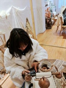 【00后蕬小乃】和表妹一起用脚喂M吃东西_绳缚吧