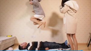 【南一】跳踩巨制！看起跳高度就知道无比惨烈！全体重站脸踩头踩裆踩脖子！bf24661_绳缚吧