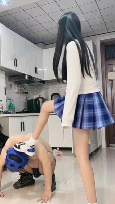 图片[2]_【不良学院】175CM学生长腿不良女学生小柴JK配NIKE飞脚踢爆狗头 YC-230222-3_绳缚吧