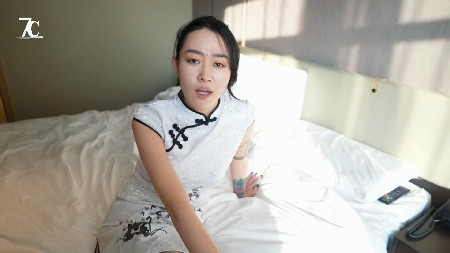 7C 闷死纹身丝袜女_绳缚吧