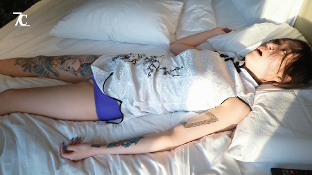 图片[9]_7C 闷死纹身丝袜女_绳缚吧