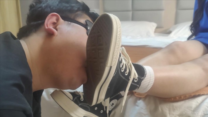 图片[3]_【00后小彤】素人系列一：给130斤素人女主舔鞋，被羞辱 YC-230401-6_绳缚吧