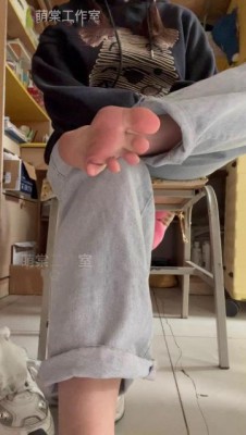 图片[7]_萌棠工作室 葵葵M2K脏鞋棉袜裸足羞辱_绳缚吧