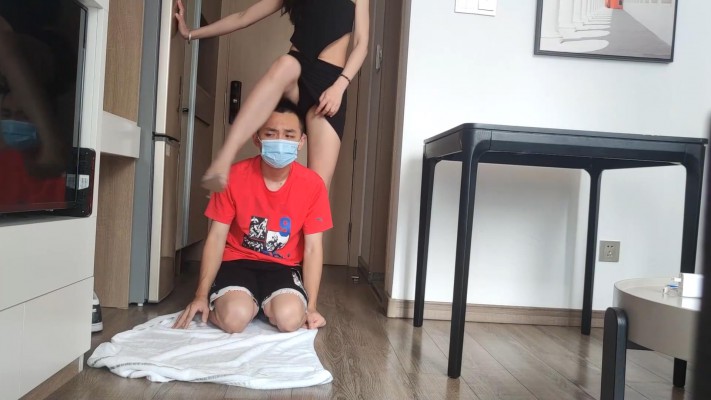 图片[4]_广州小鱼女神性感超短群，高跟凉鞋羞辱贱狗钻胯 YC-230414-6_绳缚吧