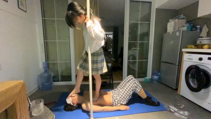 图片[20]_萝莉酱 小云调皮初踩_绳缚吧