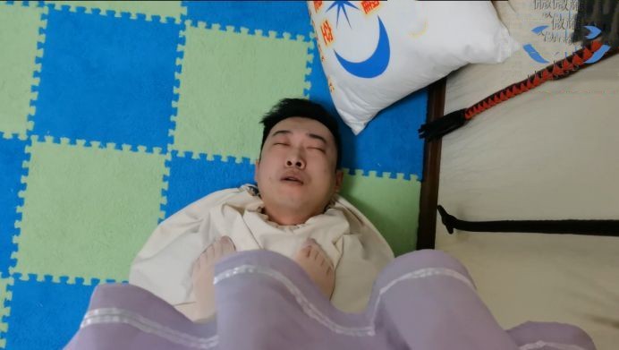图片[12]_【微耀星空】微笑S麻袋束缚M后踩踏_绳缚吧
