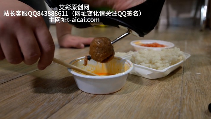 图片[14]_女神超细金属高跟全体重踩踏贱狗，踩出紫色鞋跟印，脚喂食 YC-230509-5_绳缚吧