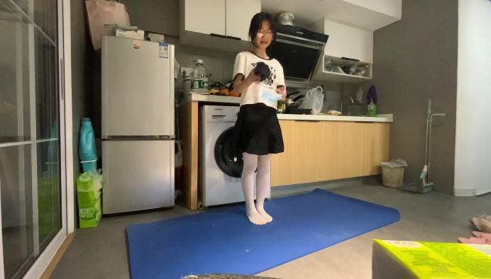 图片[9]_萝莉酱 小云白丝踩爆贱狗_绳缚吧