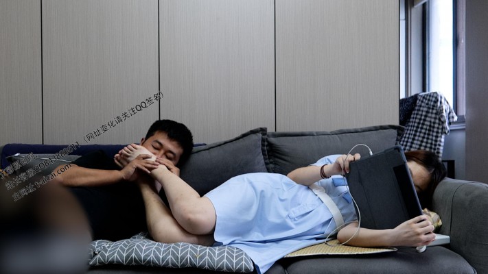 图片[5]_【第5风格】家里沙发舔邻家小妹嫩脚 YC-230525-3_绳缚吧