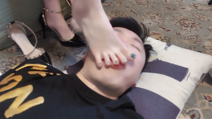 图片[13]_【血狼】Foot Party七女群踩脸深喉脚耳光 YC-230522-9_绳缚吧
