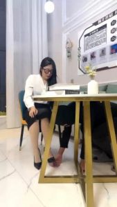 【阿昆】剧情-老师玩弄学生-衣架抽/高跟踩狗爪/肉丝闻舔 bf28520_绳缚吧