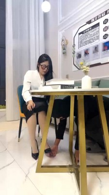 【阿昆】剧情-老师玩弄学生-衣架抽/高跟踩狗爪/肉丝闻舔 bf28520_绳缚吧