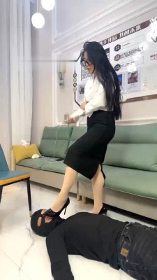 图片[6]_【阿昆】剧情-老师玩弄学生-衣架抽/高跟踩狗爪/肉丝闻舔 bf28520_绳缚吧