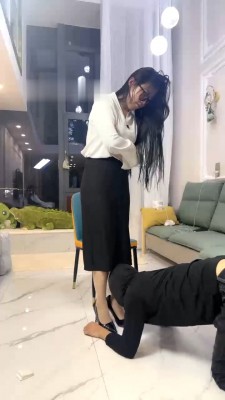 图片[7]_【阿昆】剧情-老师玩弄学生-衣架抽/高跟踩狗爪/肉丝闻舔 bf28520_绳缚吧