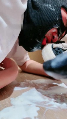 图片[3]_【西西小主】20岁学生狗挑战踢裆/黑丝脚喂酸奶 bf28528_绳缚吧