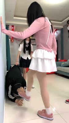 图片[2]_【精神小妹】3学生S-运动鞋白袜踹头踹脸场 bf28564_绳缚吧