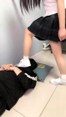 图片[11]_【精神小妹】3学生S-运动鞋白袜踹头踹脸场 bf28564_绳缚吧