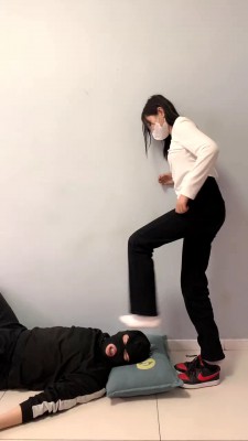图片[12]_【精神小妹】3学生S-运动鞋白袜踹头踹脸场 bf28564_绳缚吧