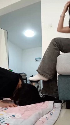 图片[5]_【小可可呀】继续开发学姐当狗-脚踩强制磕头/羞涩舔脚舔鞋 bf28540_绳缚吧