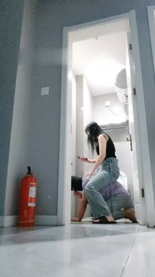 图片[2]_【申小悦】下跪舔脚舔鞋/骑马伺候洗漱 bf28534_绳缚吧