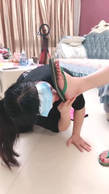 图片[3]_【丹祖宗】母畜伺候-舔脏鞋底/sp提档/狗嘴伺候洗脚【双视角版】 bf28552_绳缚吧