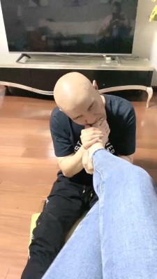 图片[7]_【魅儿S】狠抽耳光/小白鞋踩狗/裸足踩头插嘴/喝圣水口水 bf28763_绳缚吧