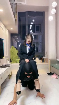 图片[2]_【cc.s】女经理开发员工当狗/高跟踩踏/骑马/插嘴 bf28750_绳缚吧
