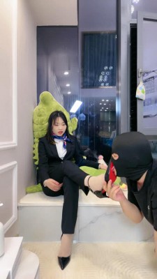 图片[5]_【cc.s】女经理开发员工当狗/高跟踩踏/骑马/插嘴 bf28750_绳缚吧