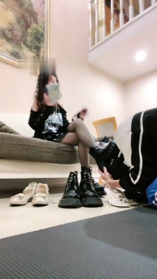 【芹泽蕾拉】训练人体擦鞋器/超脏鞋底/转胯/闻丝袜脚 bf28733_绳缚吧