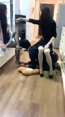 图片[2]_【倩S】双S-舔鞋转胯/裸足踩踏/舔/吃烟灰 bf28719_绳缚吧