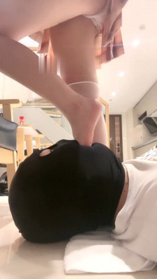 图片[9]_【草莓奶昔】萝莉主白丝舔/脚踩喂食/插嘴 bf28684_绳缚吧