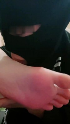 图片[3]_【芹泽蕾拉】近距离舔裸足/转胯/踩狗头 bf28677_绳缚吧
