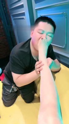 图片[8]_【林夕】KTV-舔脏鞋/插嘴/吃口水/丝袜脚捂脸/跪舔白鞋 bf28672_绳缚吧