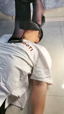 图片[7]_【魔鬼天使S】高跟踩狗爪/脚插嘴/舔黑丝 bf28680_绳缚吧