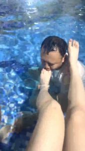【南南】双S三亚游泳池玩狗-舔裸足/骑马  JS23052305_绳缚吧