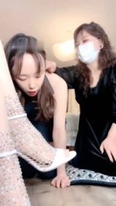 【茹雪】母女狗专场-踩狗头磕头/舔鞋底/原味脚狂舔 bf28711_绳缚吧