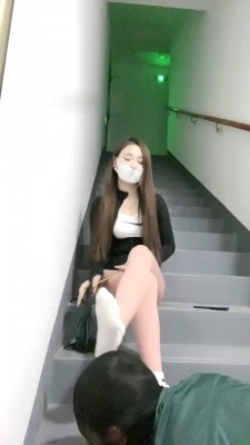 图片[6]_【cici】户外楼道小白鞋-全体重踩/吃袜子 bf28701_绳缚吧
