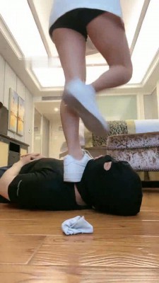 图片[9]_【甜一】AJ女神调-踢裆踩跺/跪舔鞋底/深喉/吃地上浓痰 bf28659_绳缚吧