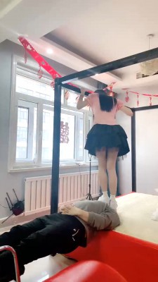 【精神小妹】被一群学生小妹暴踩 bf28637_绳缚吧
