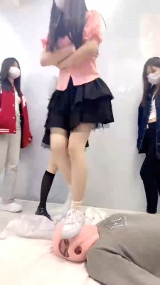 图片[5]_【精神小妹】被一群学生小妹暴踩 bf28637_绳缚吧