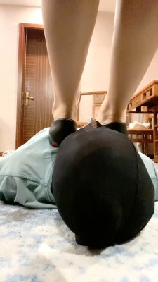 图片[9]_【海绵大大】高跟踩脚垫/胯下喂食/骑马强制刷鞋/踩狗爪 bf28641_绳缚吧