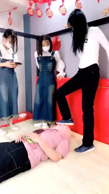 图片[9]_【精神小妹】3学生主-喂口水/重度踢踹/骑马踩踏 bf28627_绳缚吧