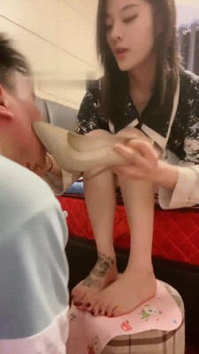 图片[7]_【不知名美女】家奴伺候-骑马/吸味狂舔脚/鞋底耳光【完整版】 bf28578_绳缚吧