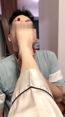 【不知名美女】闻舔臭脚/虐乳/迷恋原味黑丝 bf28589_绳缚吧