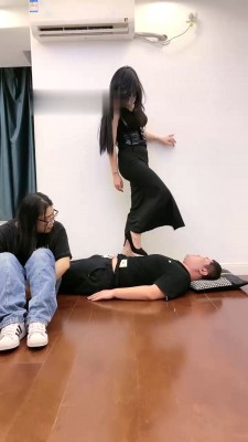 图片[12]_【麋鹿银儿】双S南北女王-运动鞋强制踩/舔脏鞋底/骑马叼白袜 bf28656_绳缚吧