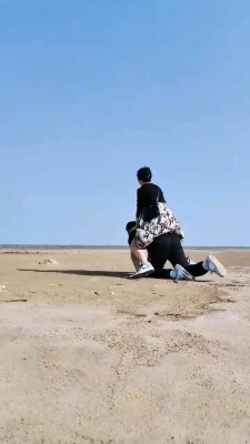 图片[2]_【悦主】沙滩遛狗被人看见吓到关播-骑马爬行/舔脏鞋棉袜 bf28606_绳缚吧