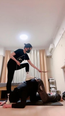 图片[2]_【小妮】运动女神踢裆/全体重踩跺/骑马坐垫/浓痰 bf28611_绳缚吧